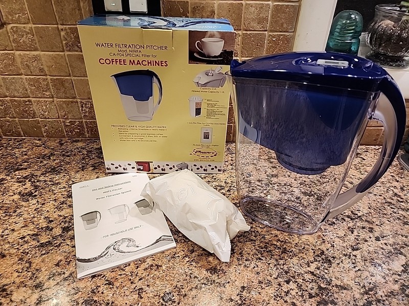 WOW! NEW 1 Water Filter Pitchers Drinking Purifier. Includes Carbon Filtration.