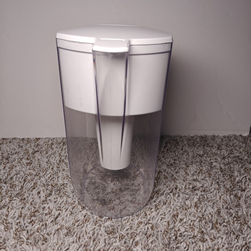 Brita Water 6 cup White Plastic water Pitcher W/4 Extra Filters gallery