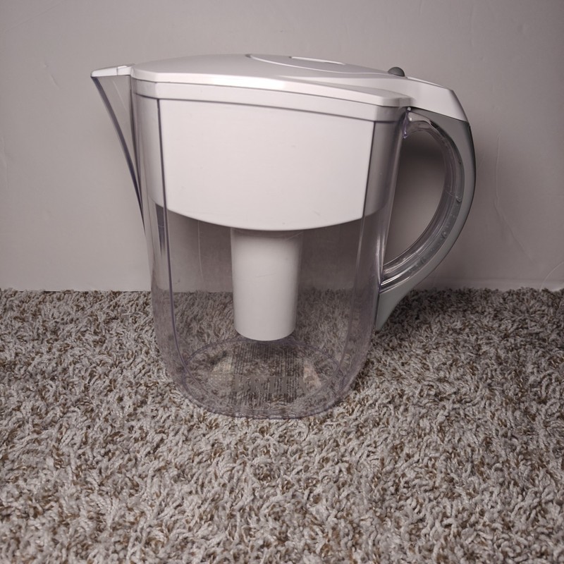 Brita Water 6 cup White Plastic water Pitcher W/4 Extra Filters gallery