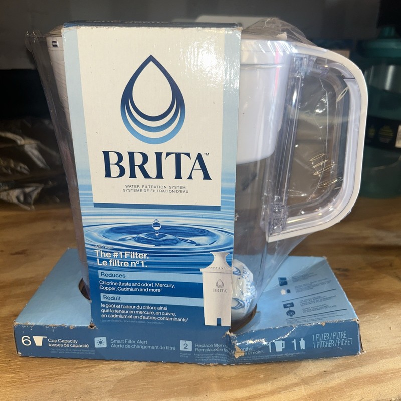 Brita Small 6 Cup Bright White Denali Water Filter Pitcher Brita Standard Filter