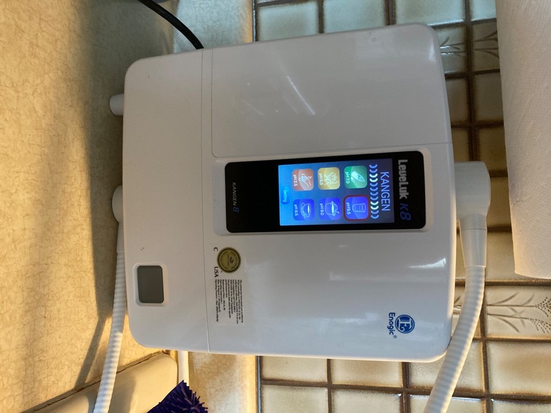 Kangen LeveLuk SD 501 Water Ionizer – White/Blue – slightly used 