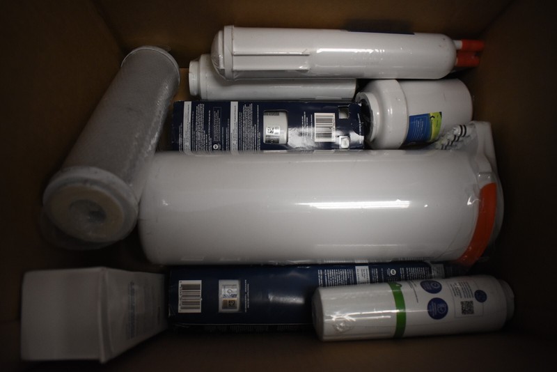 Mixed Bulk Lot of 40 Refrigerator Water Filters Assorted Brands Wholesale