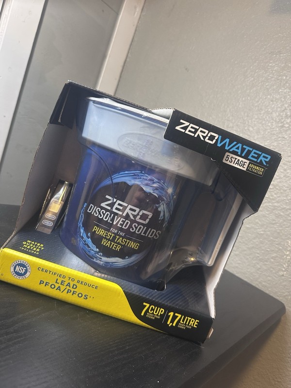 ZeroWater 5 Stage 7 Cup 1.7L Water Filtration and Ready Pour System, New in box.