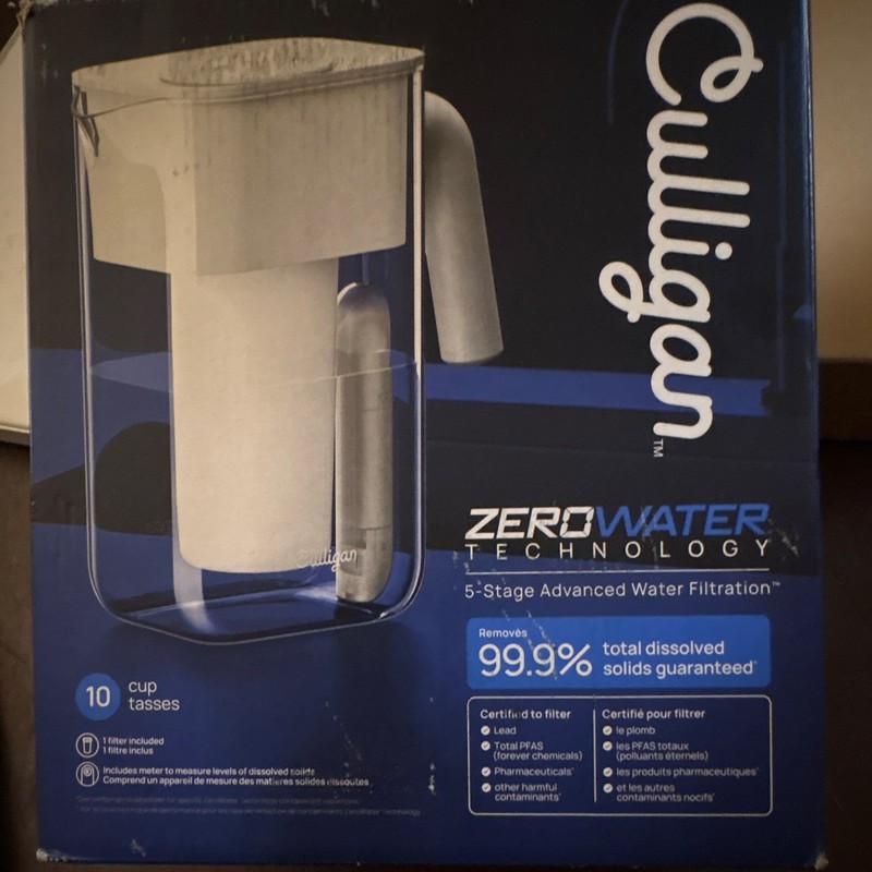 Culligan ZeroWater Technology 10-Cup Clear/White 5-Stage Water Filter Pitcher