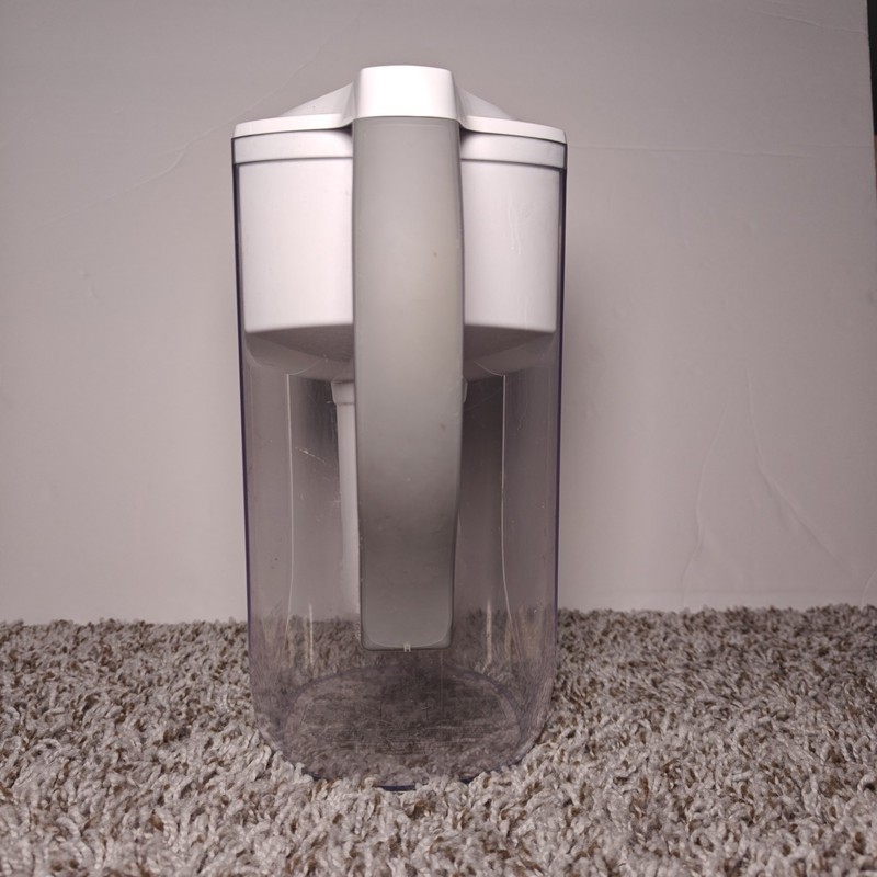 Brita Water 6 cup White Plastic water Pitcher W/4 Extra Filters gallery