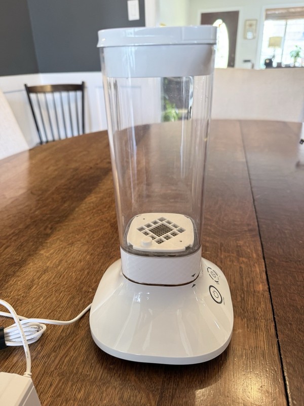 Qlife countertop hydrogen water generator. EUC Turns On, But Not Tested gallery