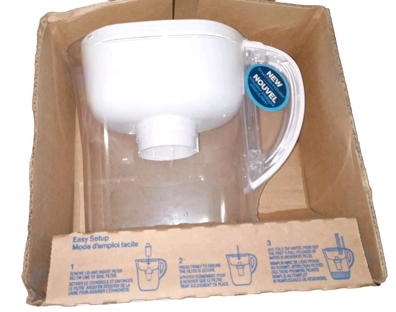 BRITA METRO WATER PITCHER W/ SMART LIGHT FILTER CHANGE INDICATOR